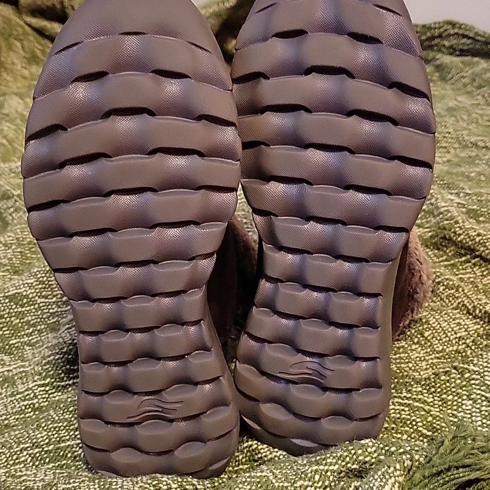 SKECHERS Brown Faux Fur Lined Boots - Picture 8 of 8
